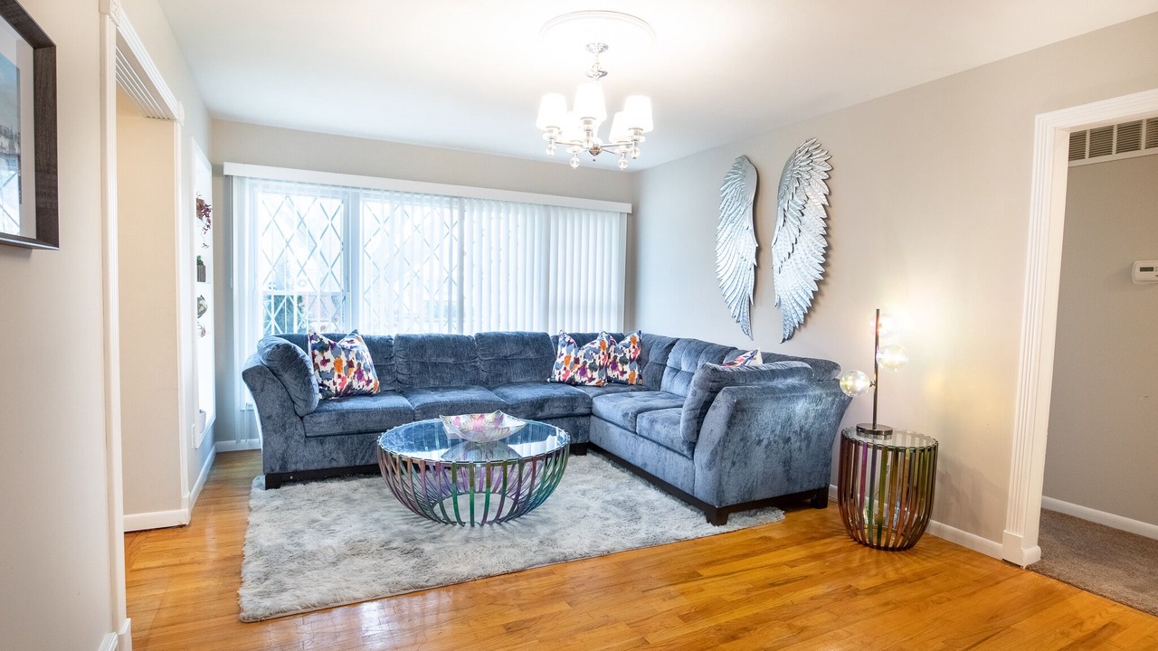 Photo of Livingroom in Madison Heights