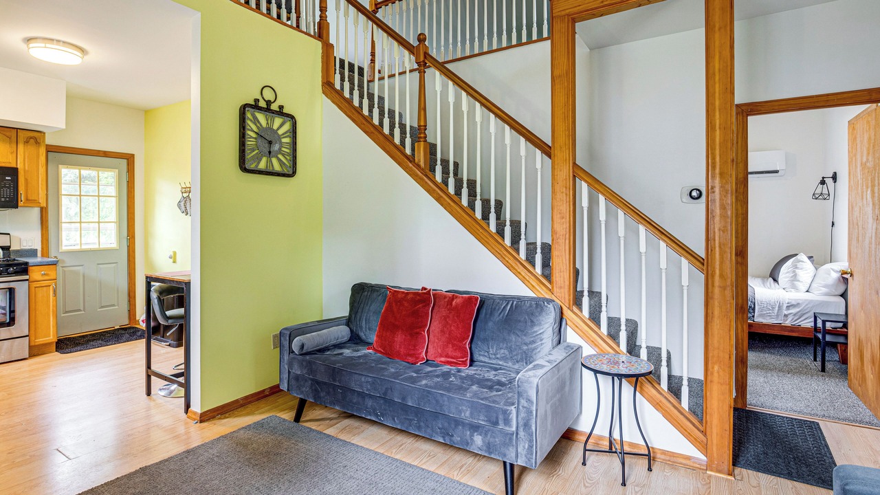 Photo of Livingroom in Westmont