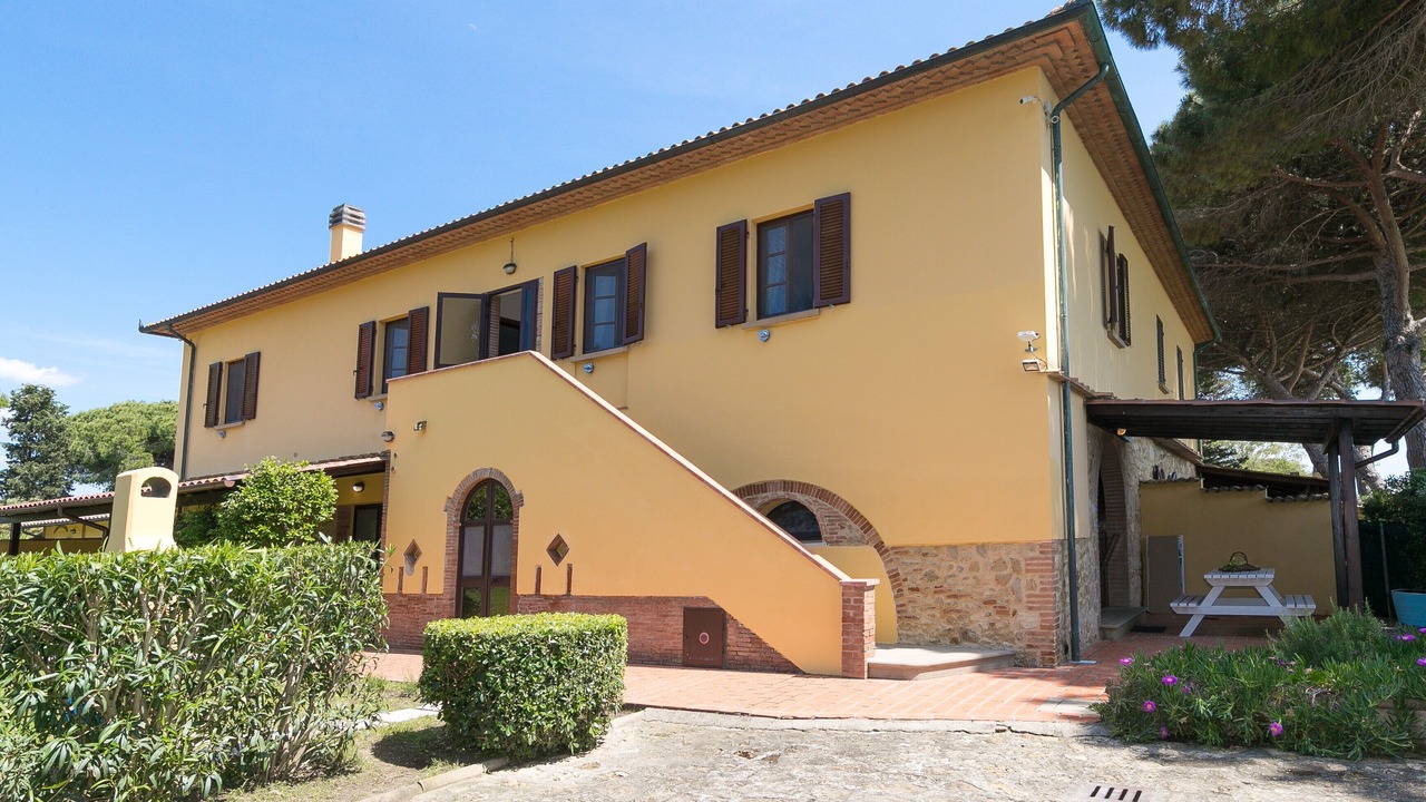 Photo of Outdoor in Cecina