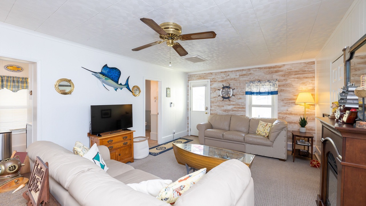 Photo of Livingroom in Lakeview