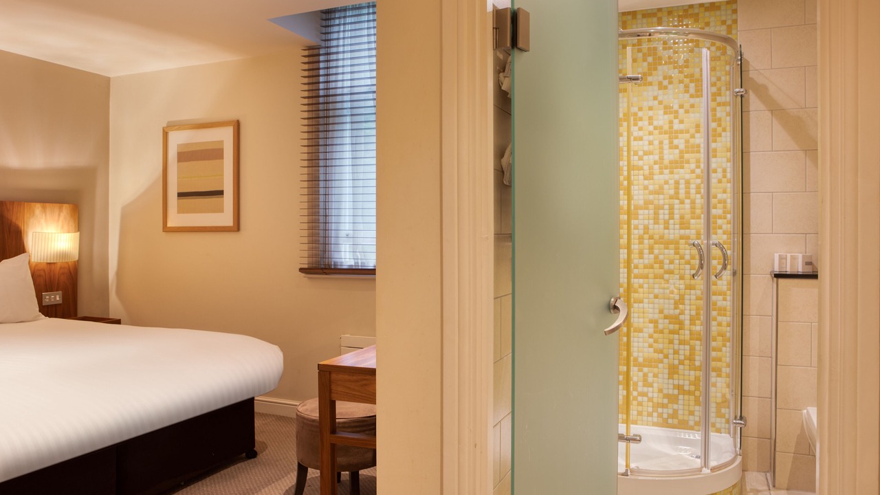 Photo of Bedroom in Stratford-upon-Avon