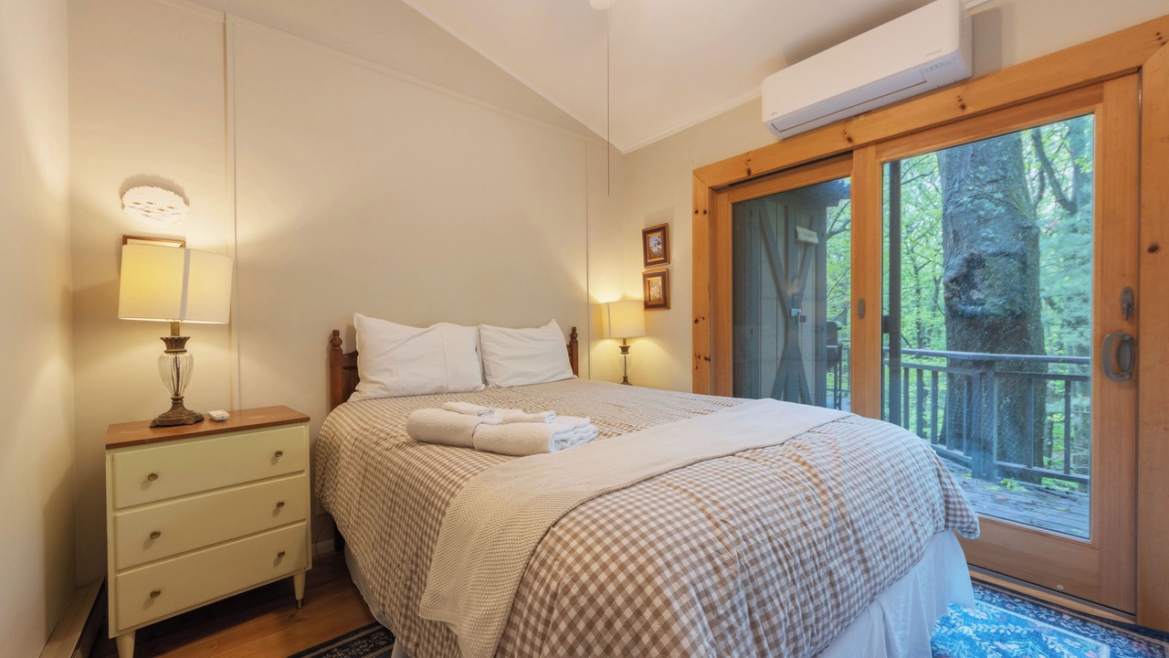 Photo of Bedroom in Covert