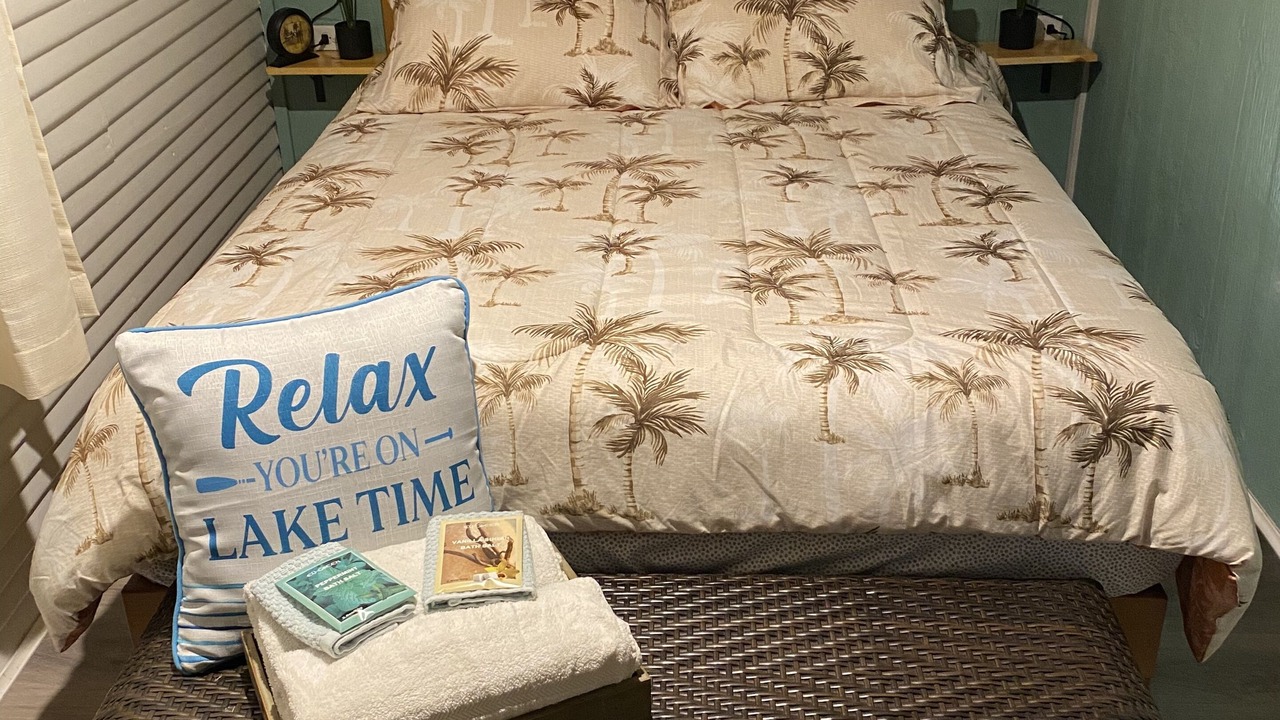 Photo of Bedroom in Woodland Beach