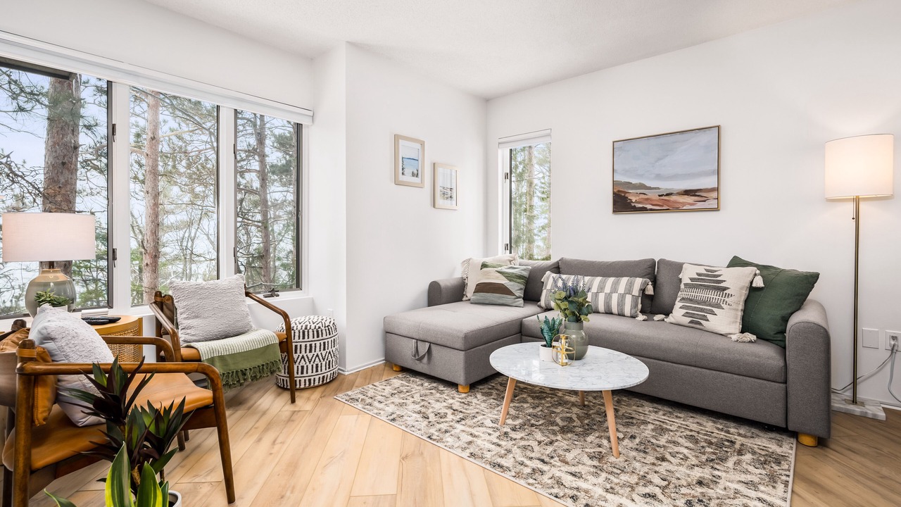 Photo of Livingroom in Maple City