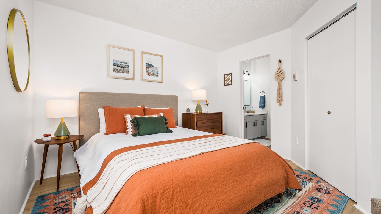 Photo of Bedroom in Maple City