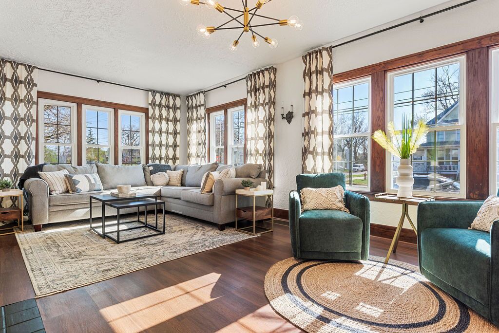 Photo of Livingroom in Michigan City