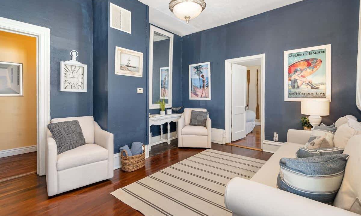 Photo of Livingroom in Michigan City