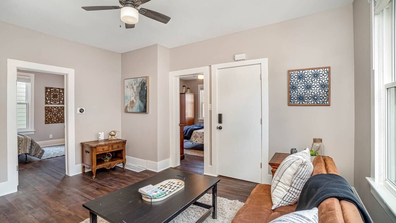 Photo of Livingroom in Michigan City