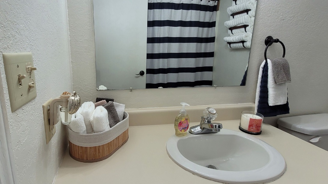 Photo of Bathroom in Oak Harbor