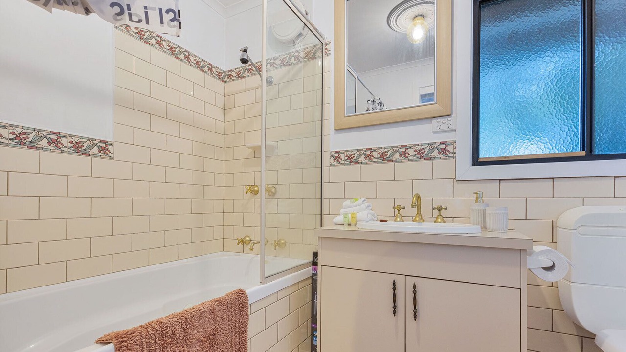 Photo of Bathroom in Lakes Entrance