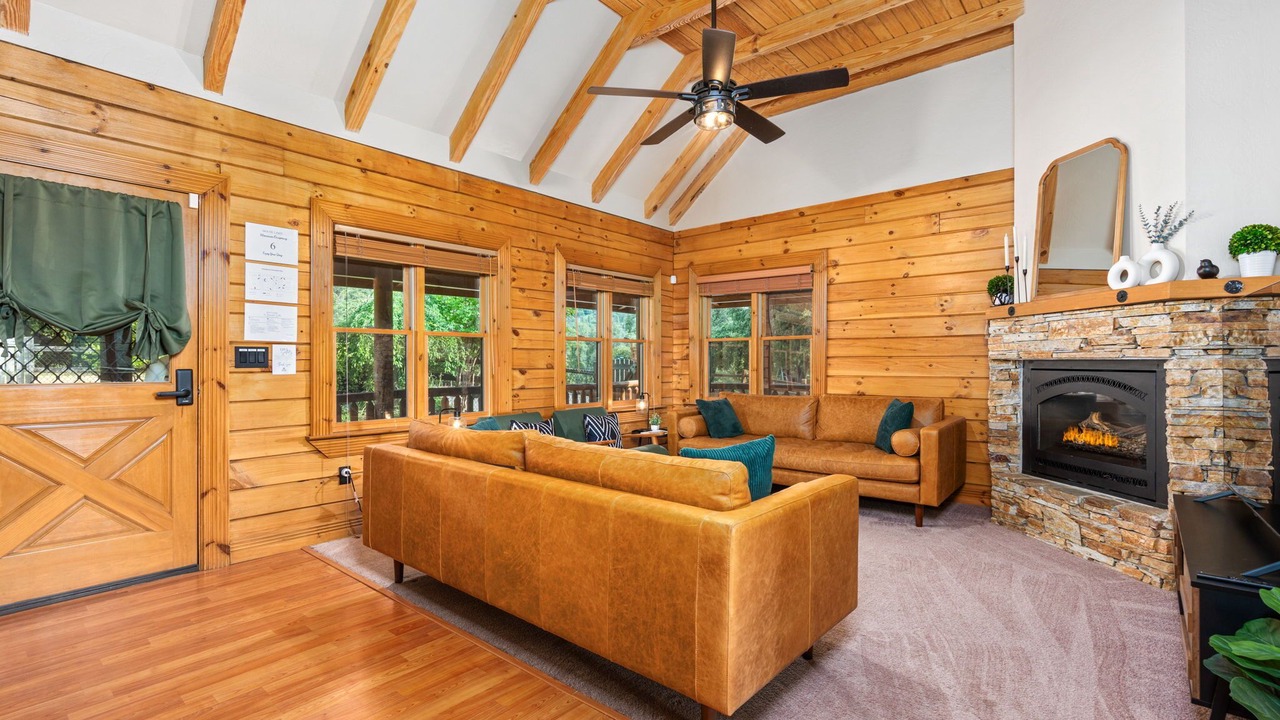 Photo of Livingroom in Mariposa