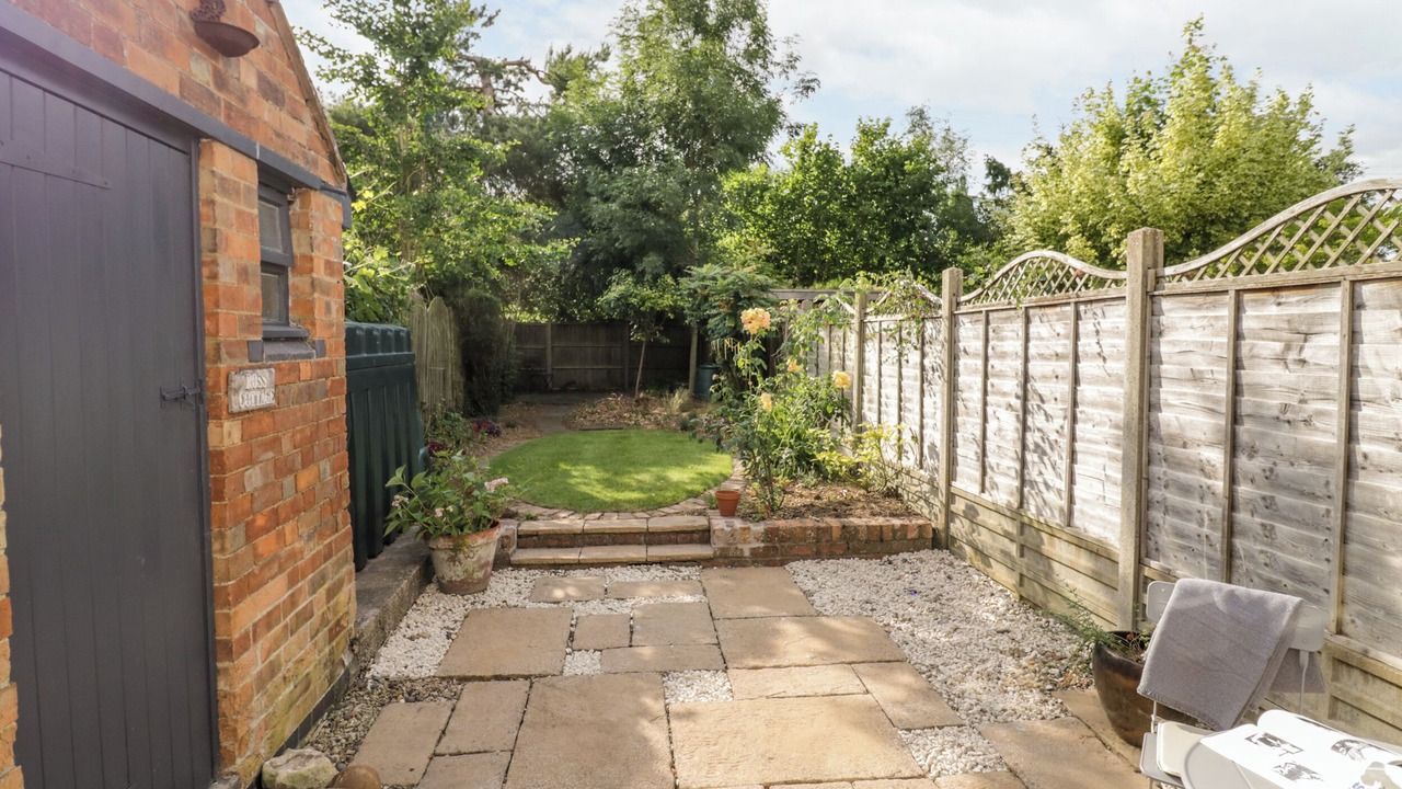 Photo of Patio Balcony in Sedgeberrow