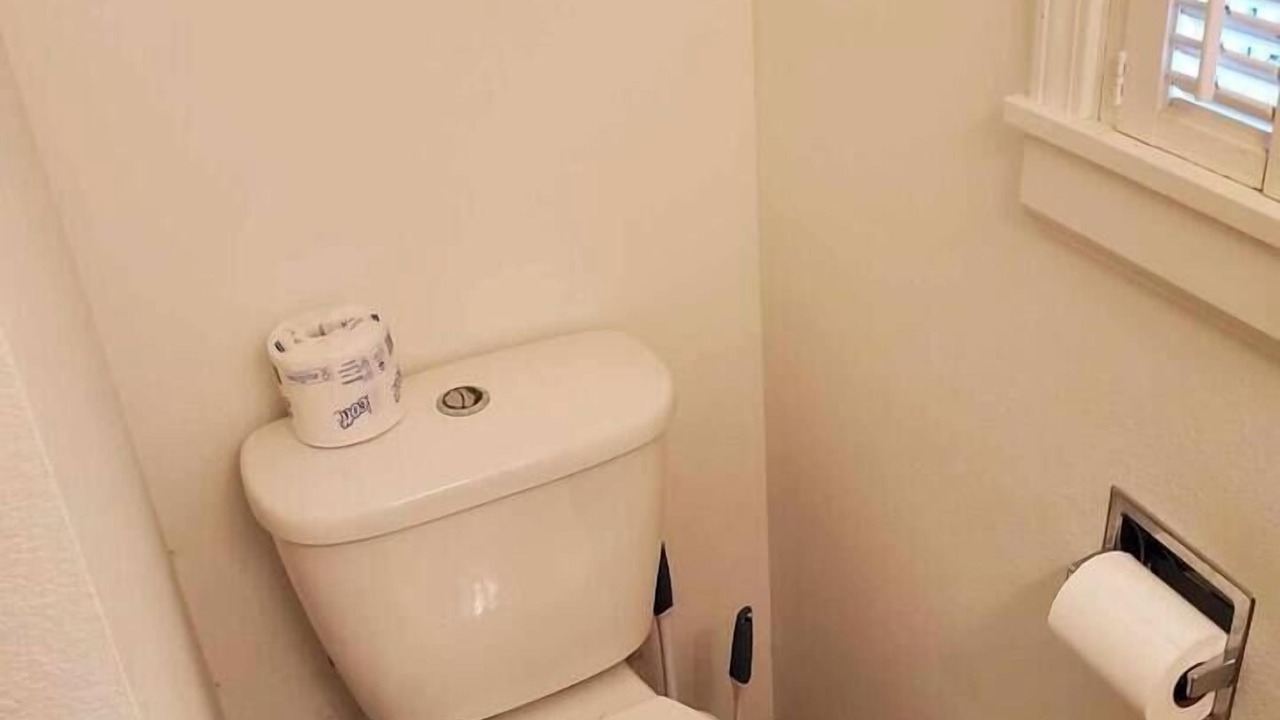 Photo of Bathroom in Oak Harbor