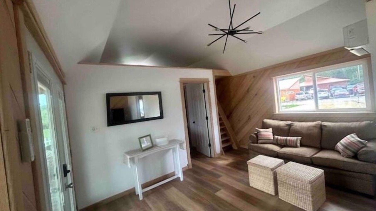 Photo of Livingroom in Six Lakes