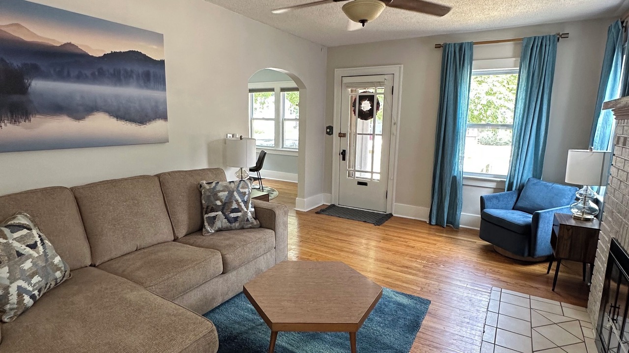 Photo of Livingroom in Midland