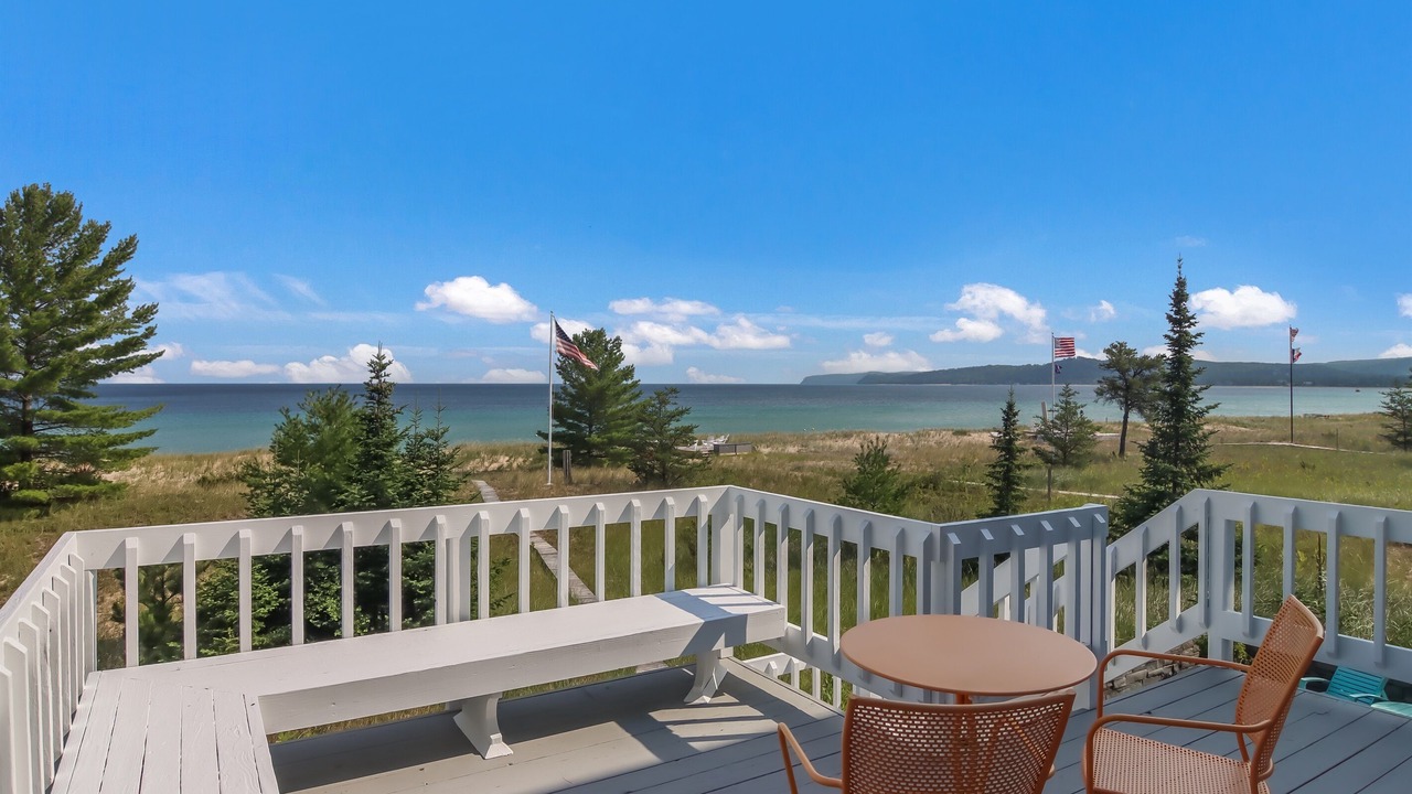 Photo of Patio Balcony in Glen Arbor