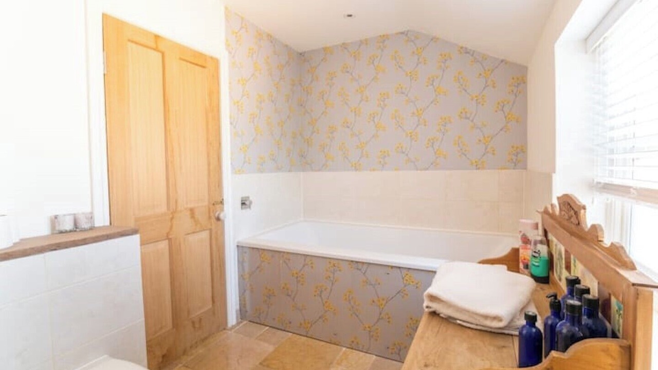 Photo of Bathroom in Chepstow