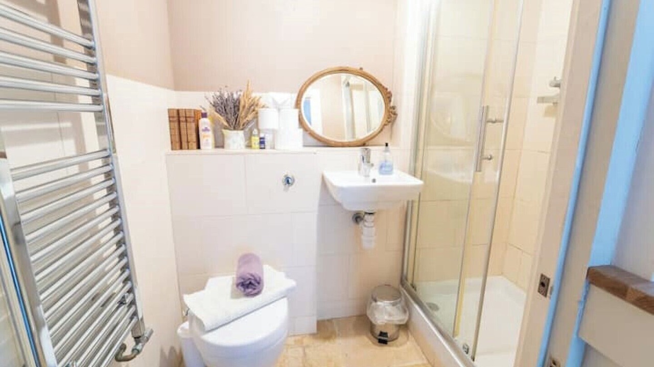 Photo of Bathroom in Chepstow