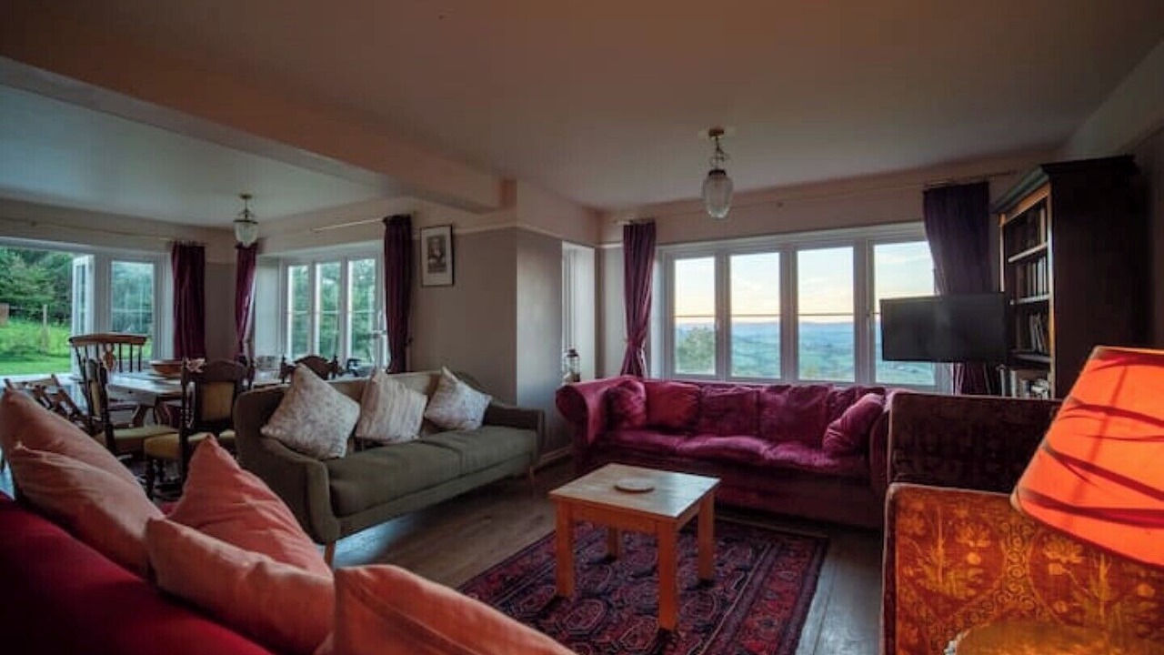Photo of Livingroom in Chepstow