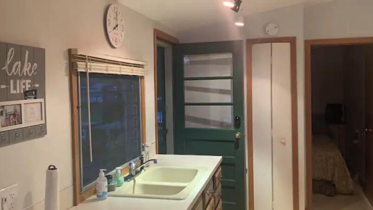 Photo of Bathroom in Lakeview