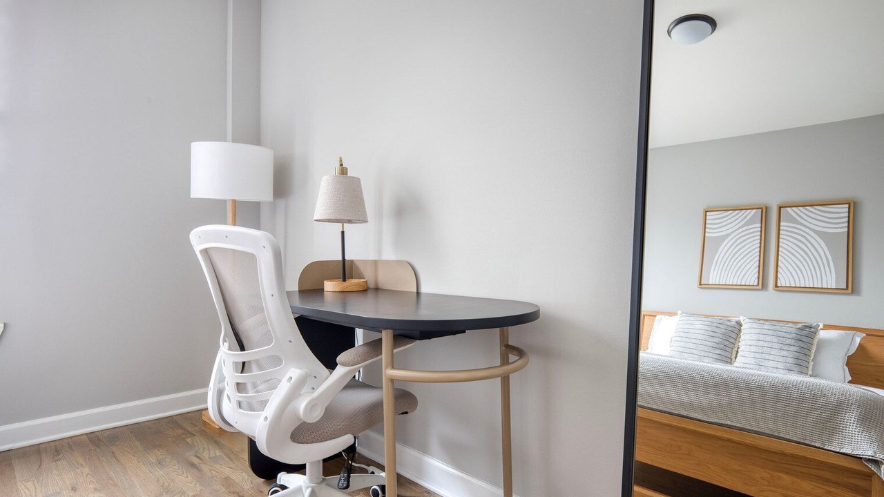 Photo of Bedroom in Lakeview