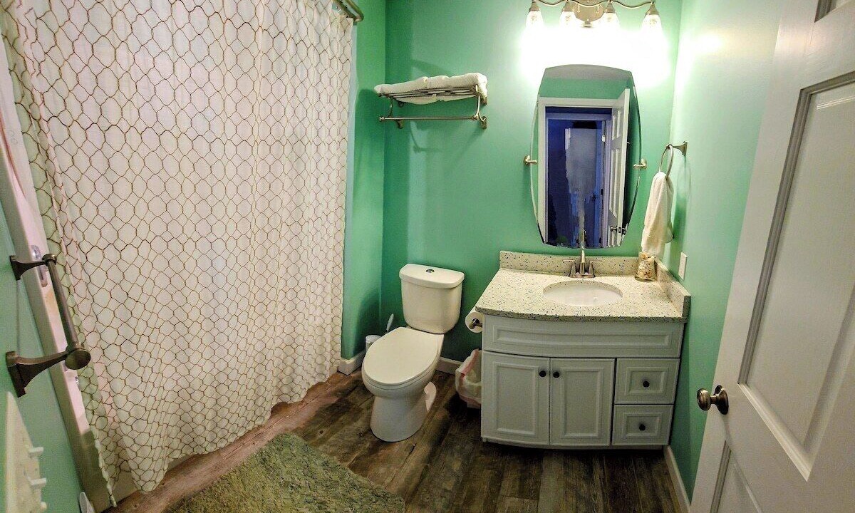Photo of Bathroom in Oak Harbor