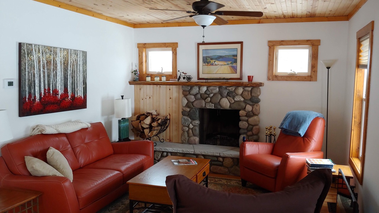 Photo of Livingroom in Lake Leelanau