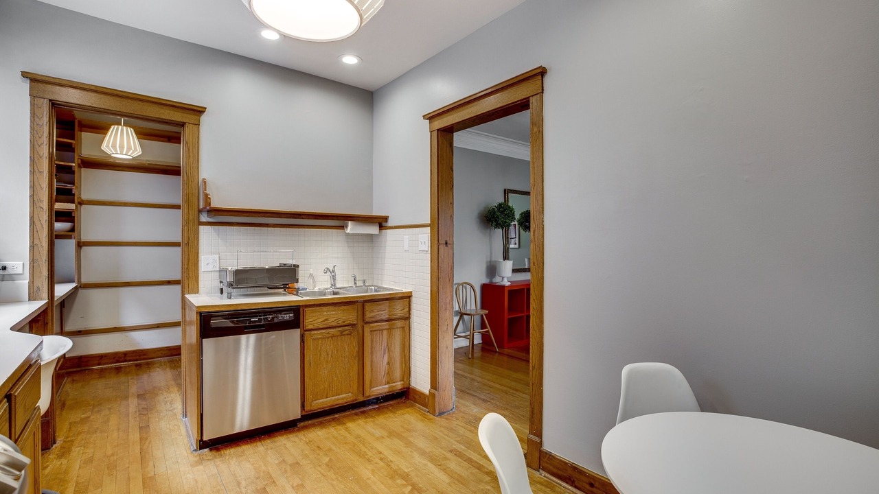 Photo of Bedroom in North Center