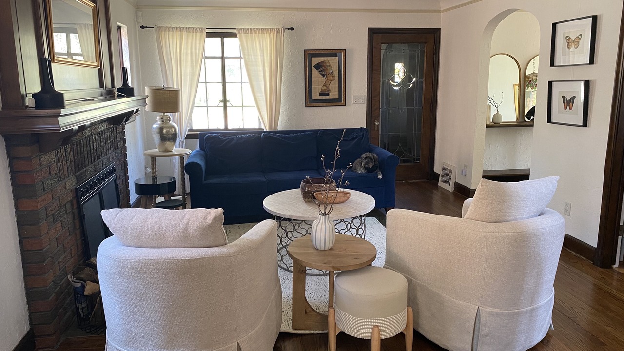 Photo of Livingroom in Burns Park