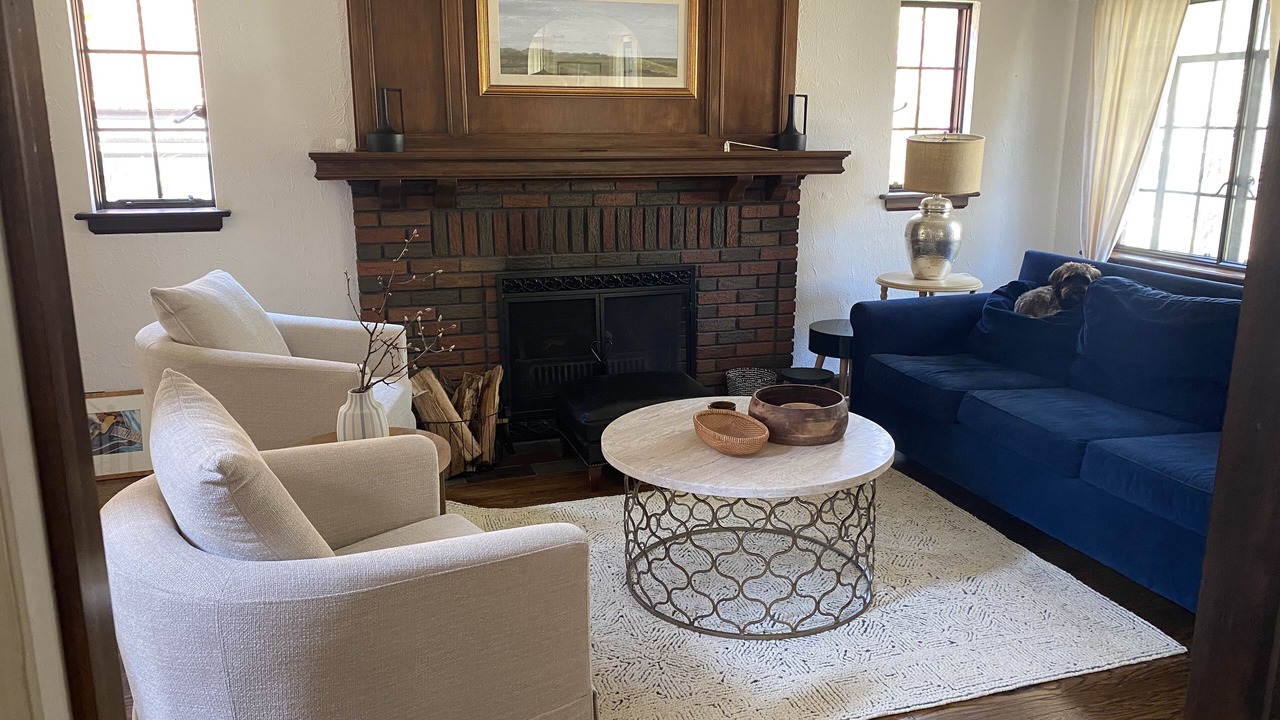 Photo of Livingroom in Burns Park