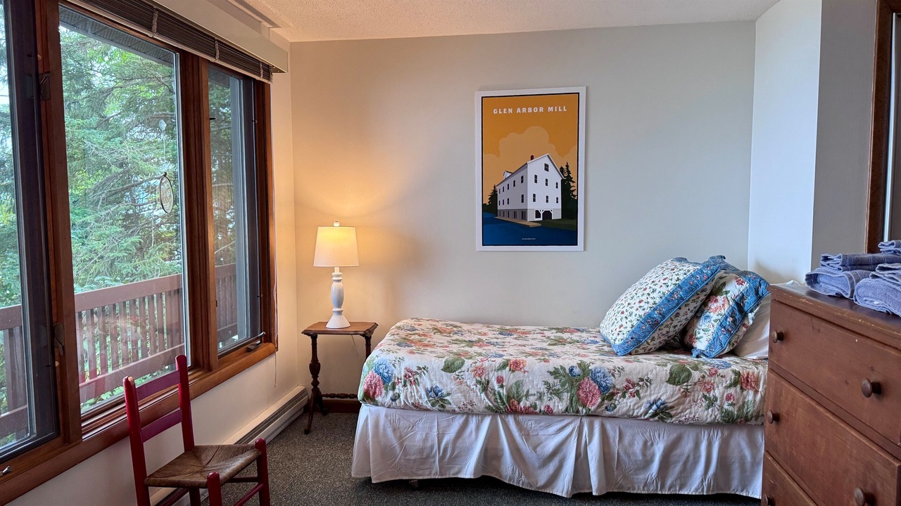 Photo of Bedroom in Glen Arbor