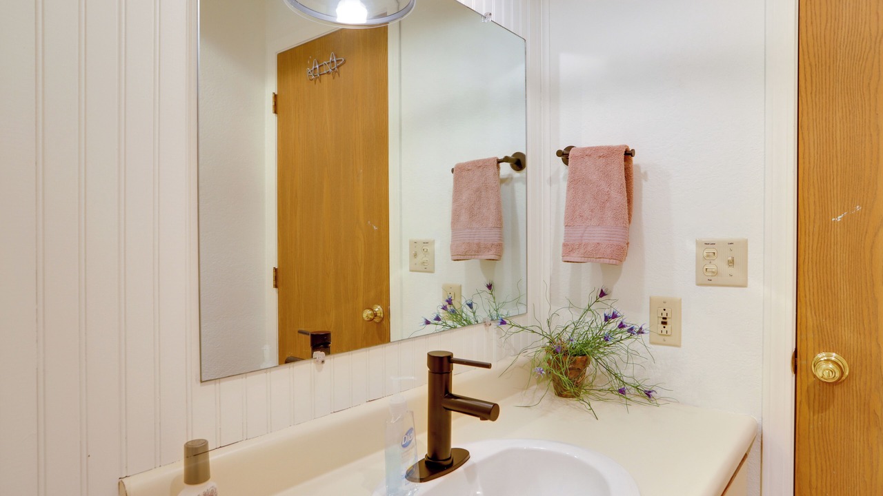 Photo of Bathroom in Oak Harbor