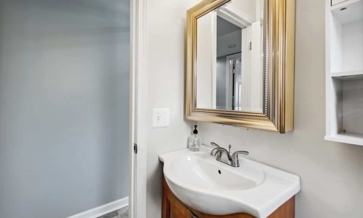 Photo of Bathroom in Lansing