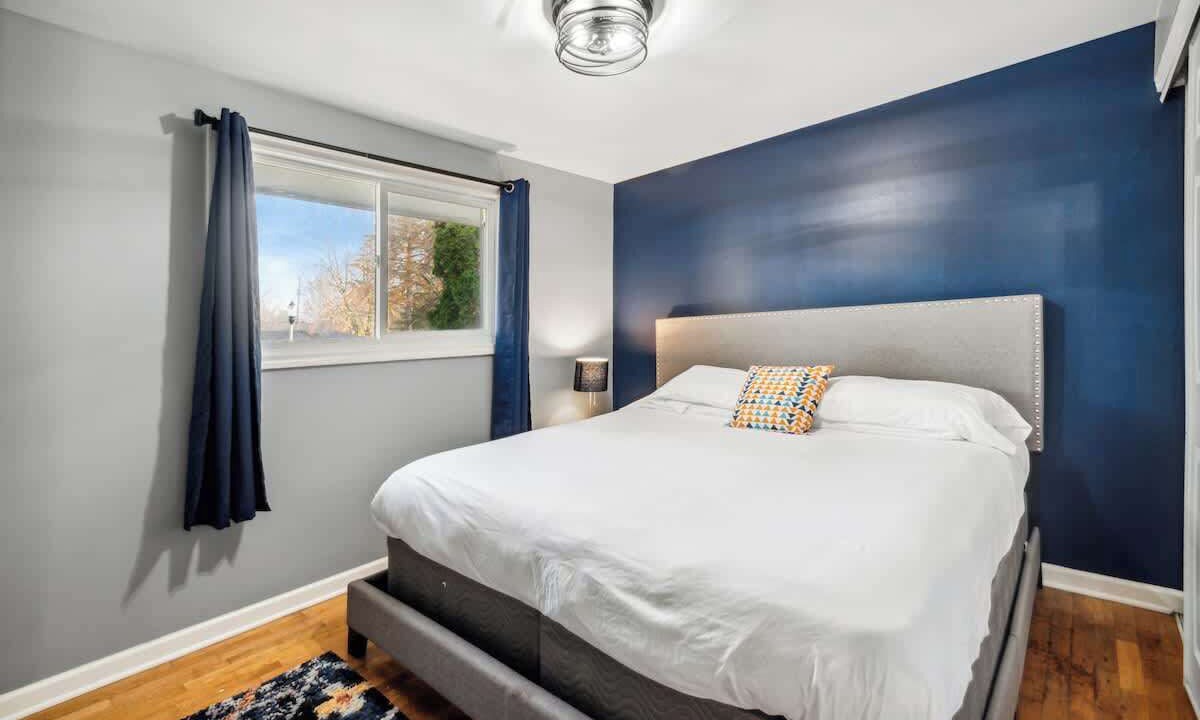 Photo of Bedroom in Lansing