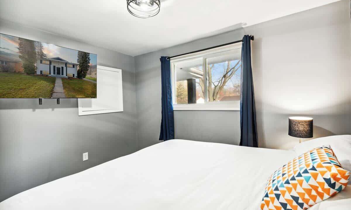 Photo of Bedroom in Lansing