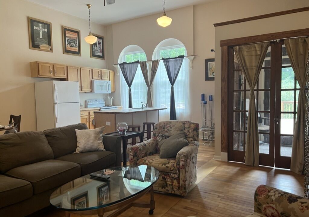 Photo of Livingroom in Onondaga