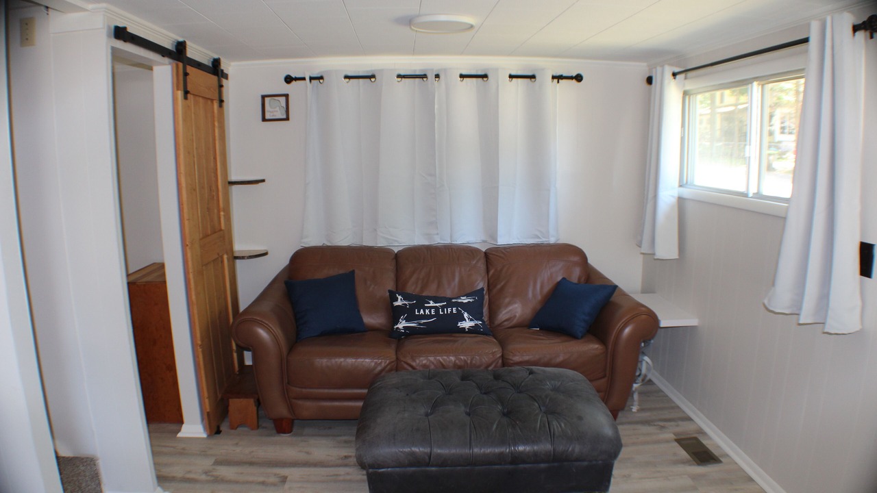 Photo of Livingroom in Higgins Lake