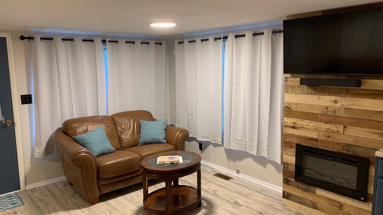 Photo of Livingroom in Higgins Lake