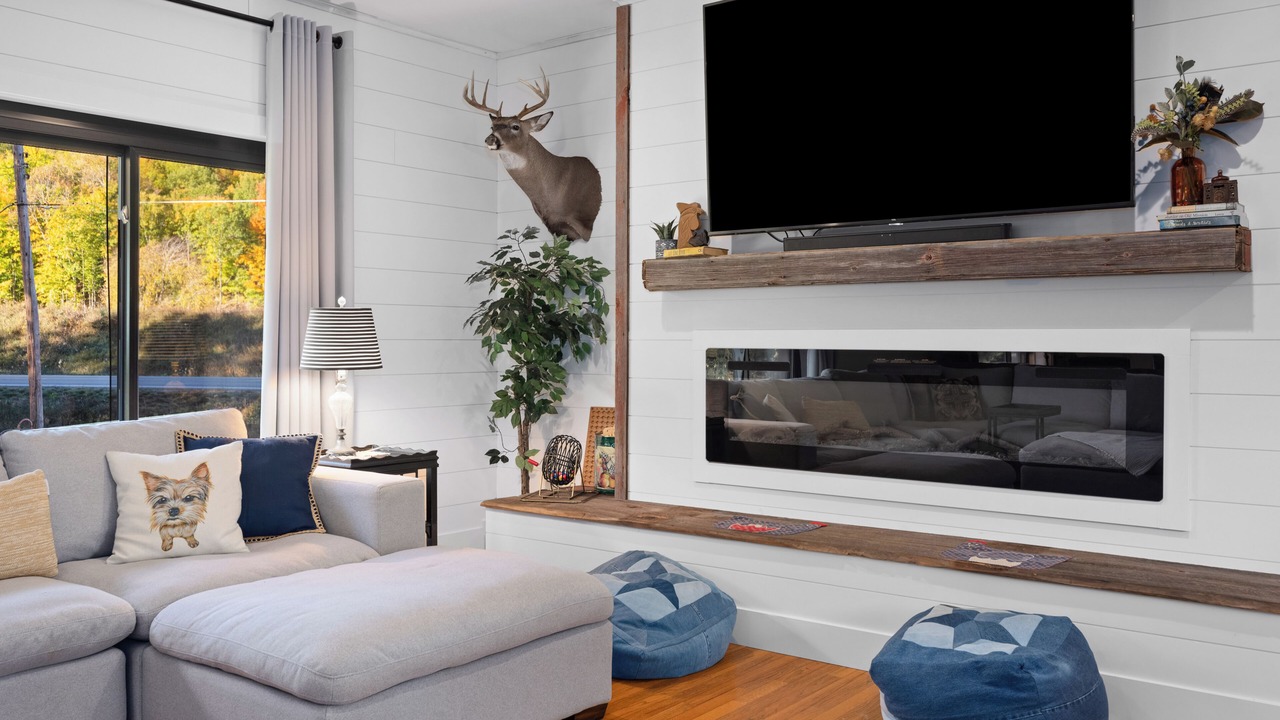 Photo of Livingroom in Maple City