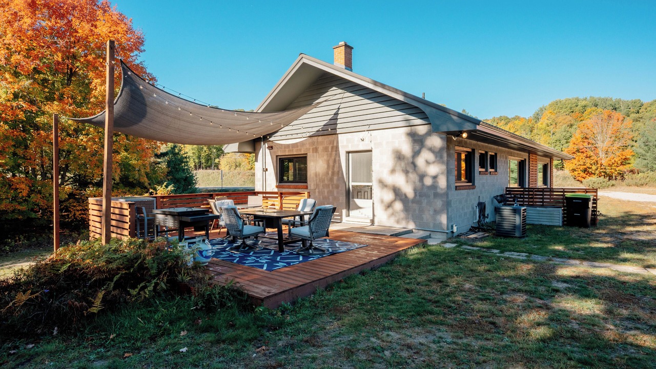 Photo of Outdoor in Maple City