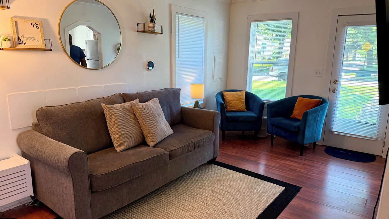 Photo of Livingroom in Lansing