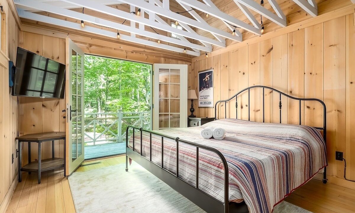 Photo of Bedroom in Saugatuck