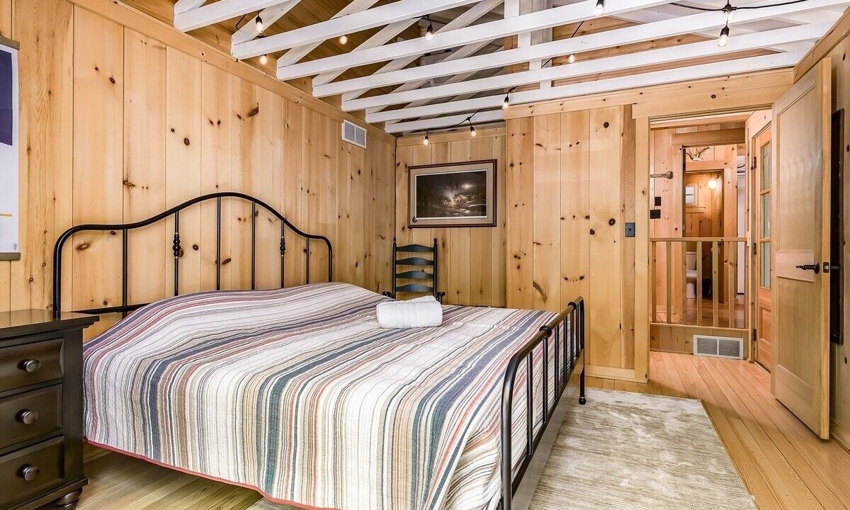 Photo of Bedroom in Saugatuck