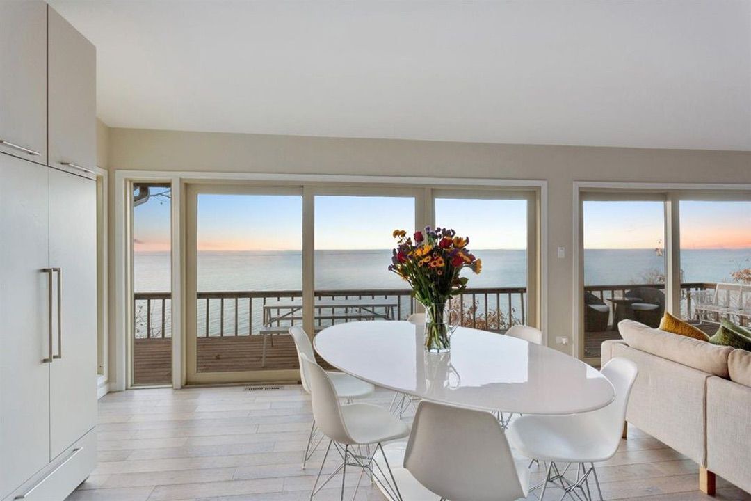 Photo of Bedroom in Beverly Shores