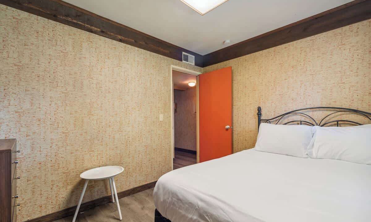 Photo of Bedroom in Lansing