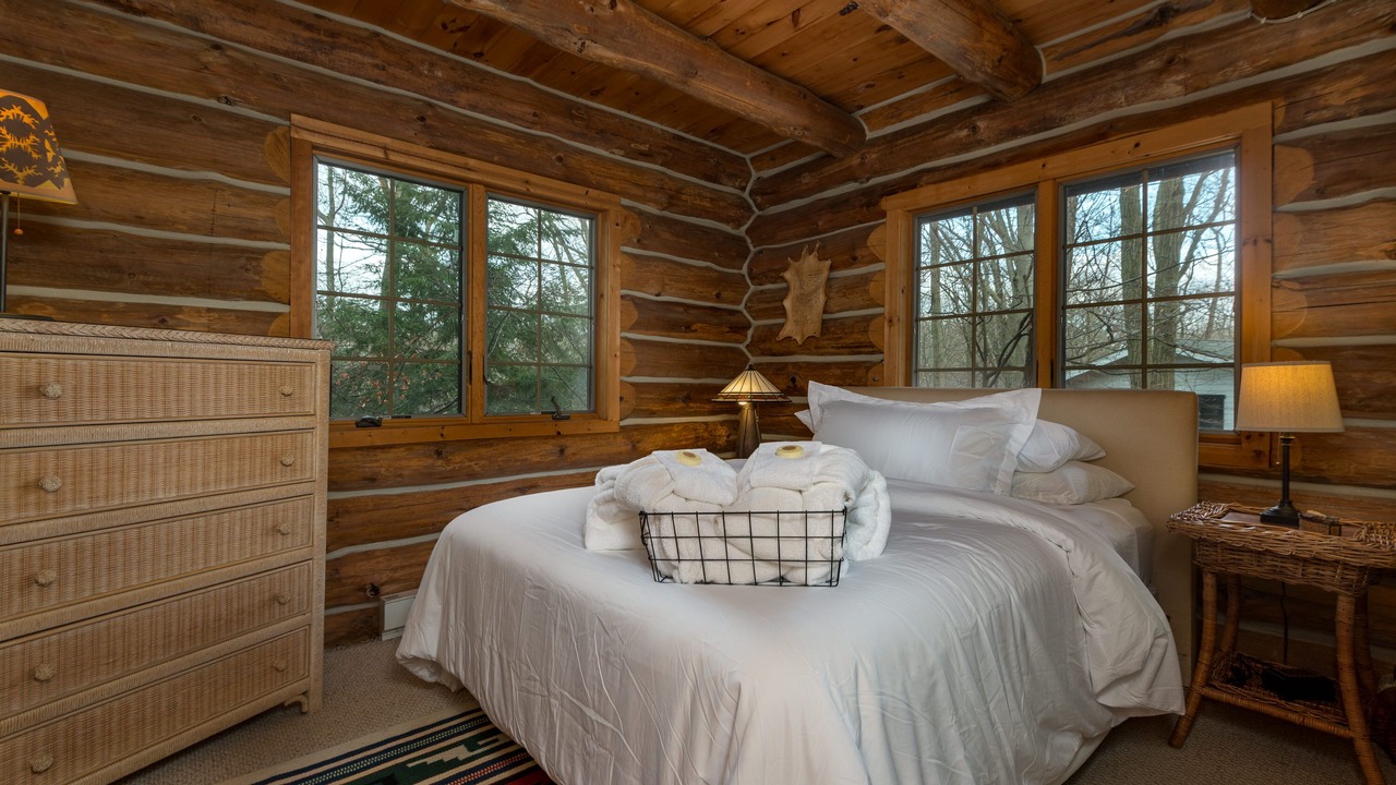 Photo of Bedroom in Covert