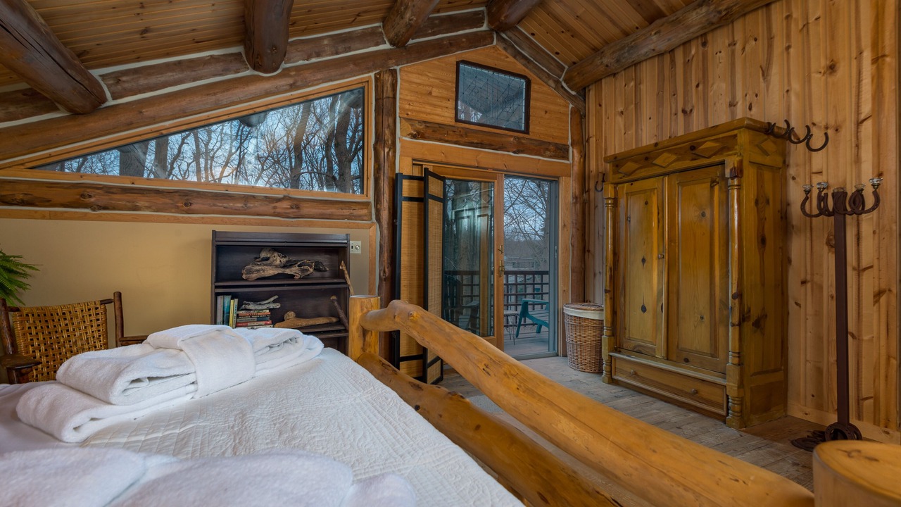 Photo of Bedroom in Covert