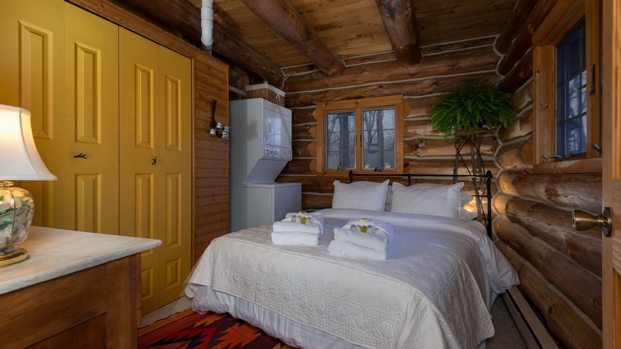 Photo of Bedroom in Covert