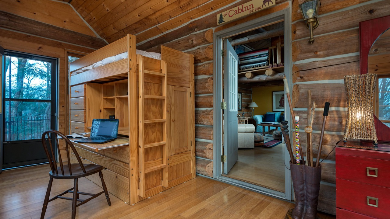 Photo of Bedroom in Covert