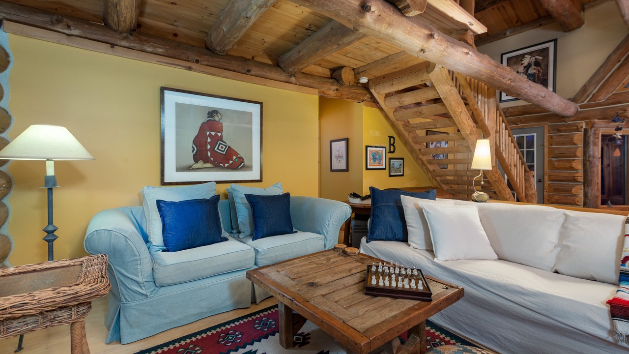 Photo of Livingroom in Covert